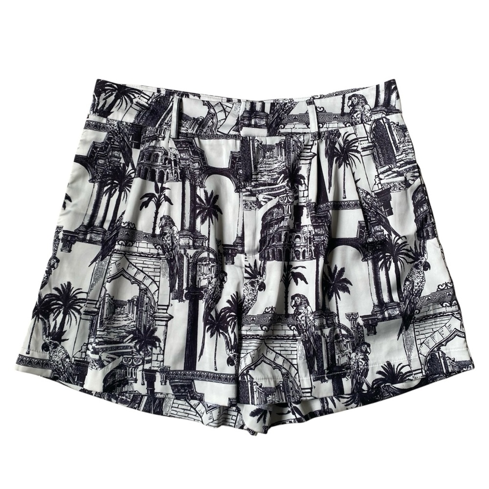 Forever 21 Black & White Architectural Print Shorts